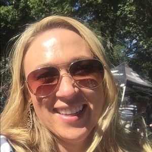 Meet your Posher, Kelly